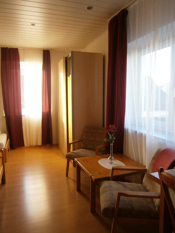 Hotel Strauss Waldbronn Zimmer foto