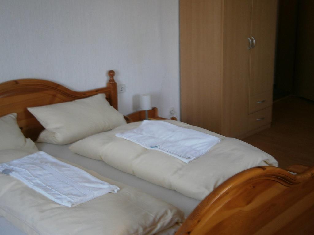 Hotel Strauss Waldbronn Zimmer foto