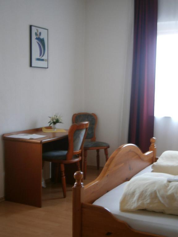 Hotel Strauss Waldbronn Zimmer foto
