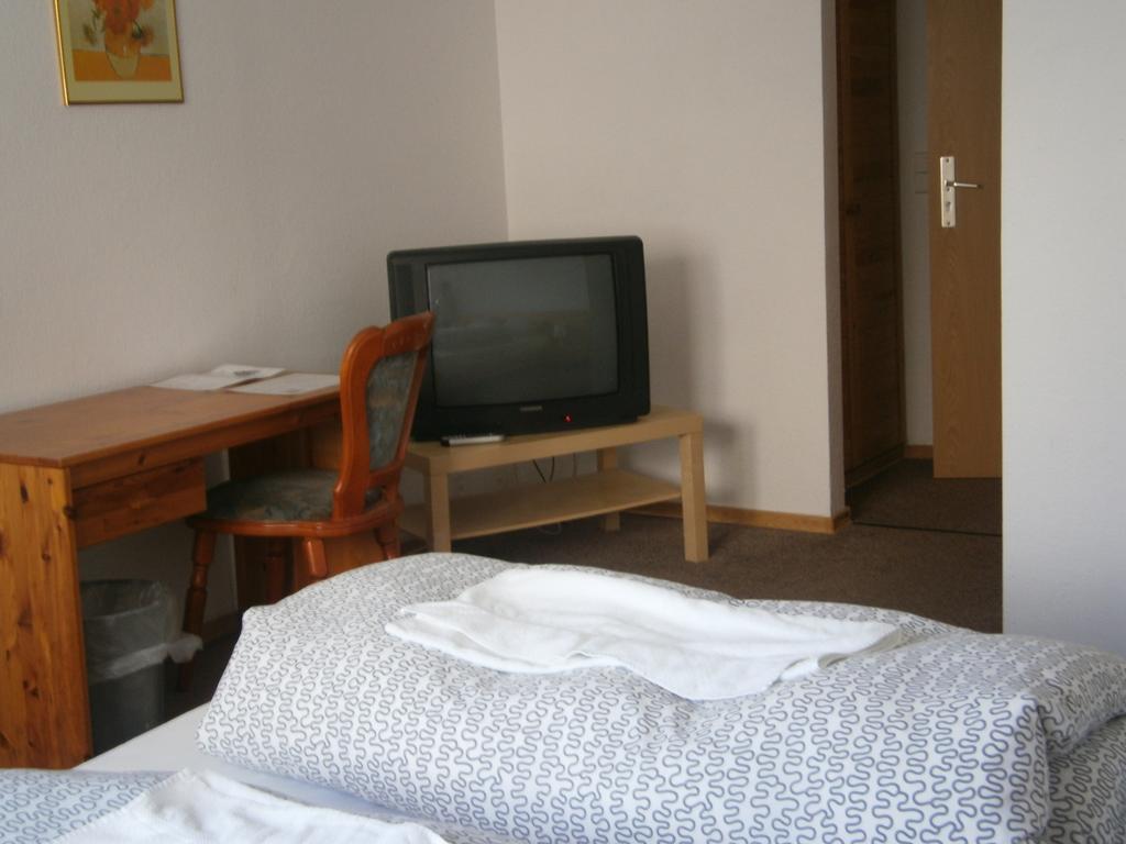 Hotel Strauss Waldbronn Zimmer foto
