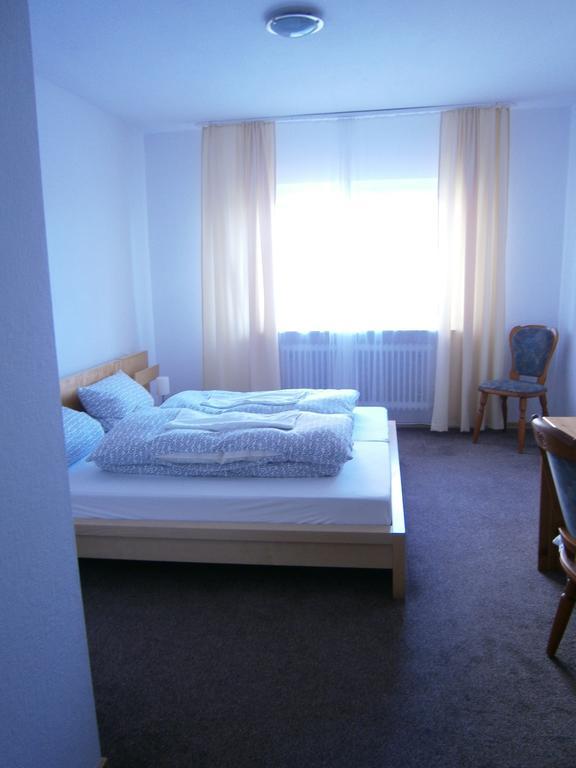 Hotel Strauss Waldbronn Zimmer foto