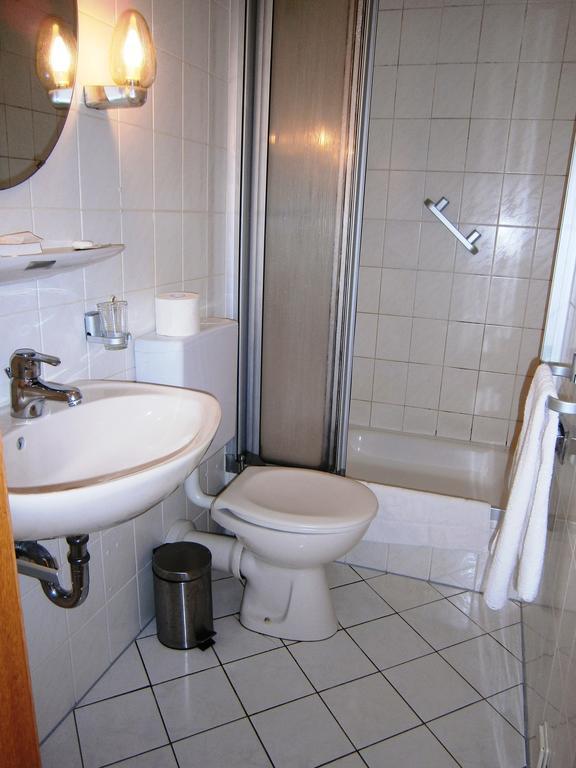 Hotel Strauss Waldbronn Zimmer foto