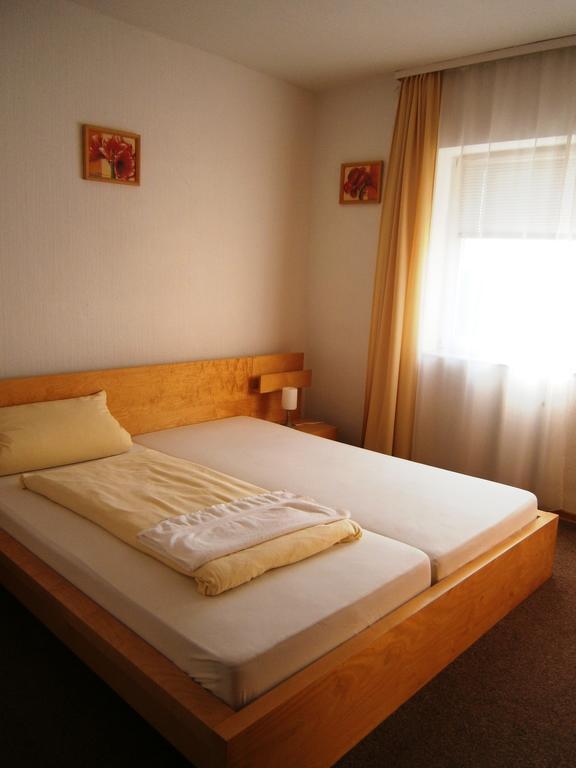 Hotel Strauss Waldbronn Zimmer foto